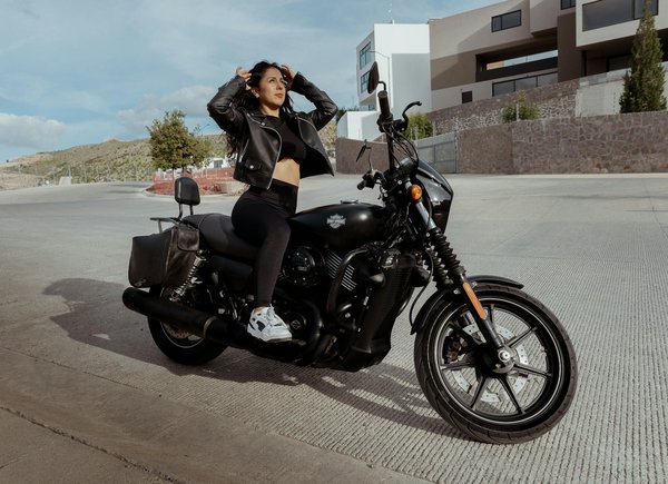 Guide des voitures hybrides : Quel modèle choisir ?